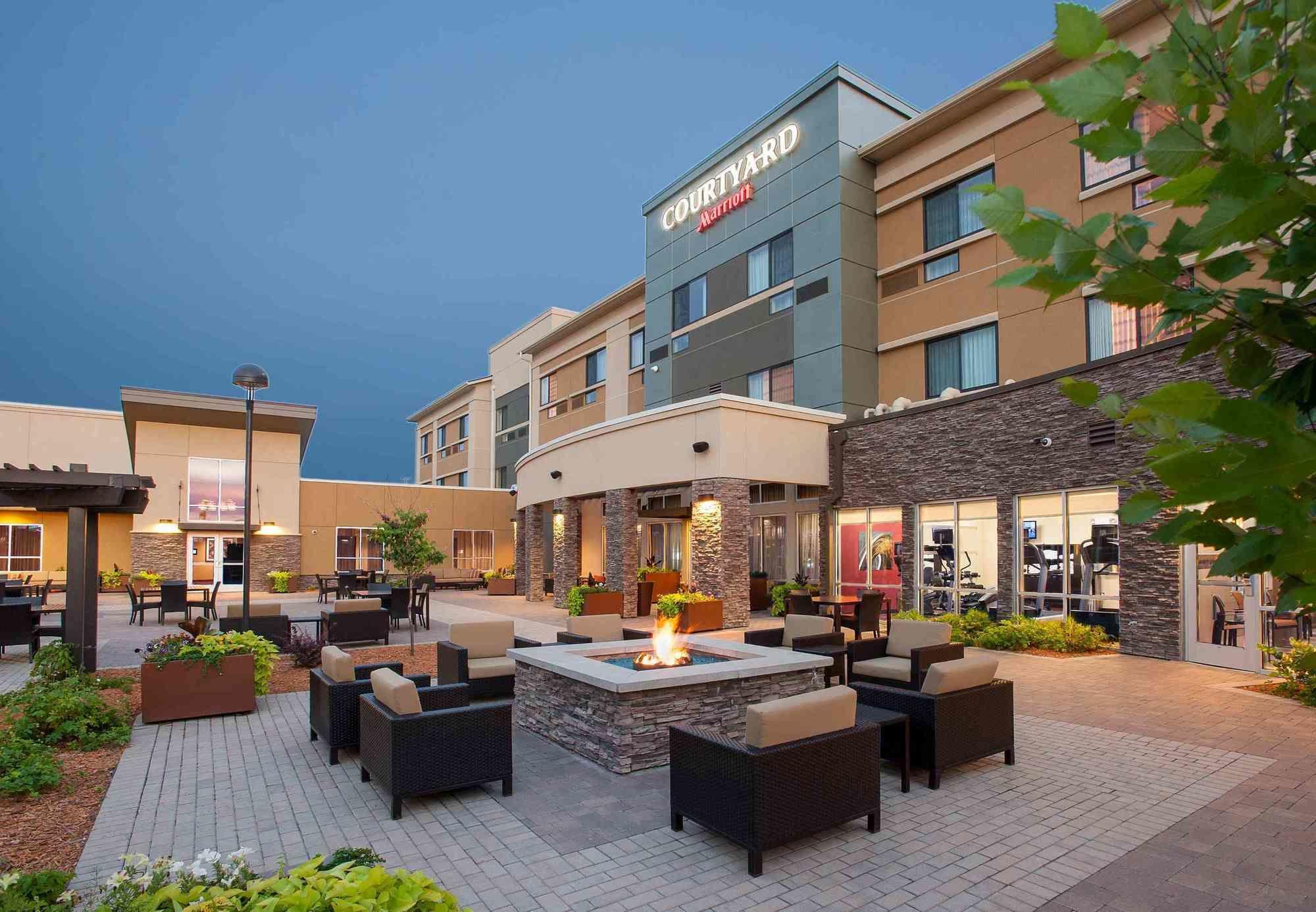 Courtyard Mankato Hotel & Event Center Ngoại thất bức ảnh