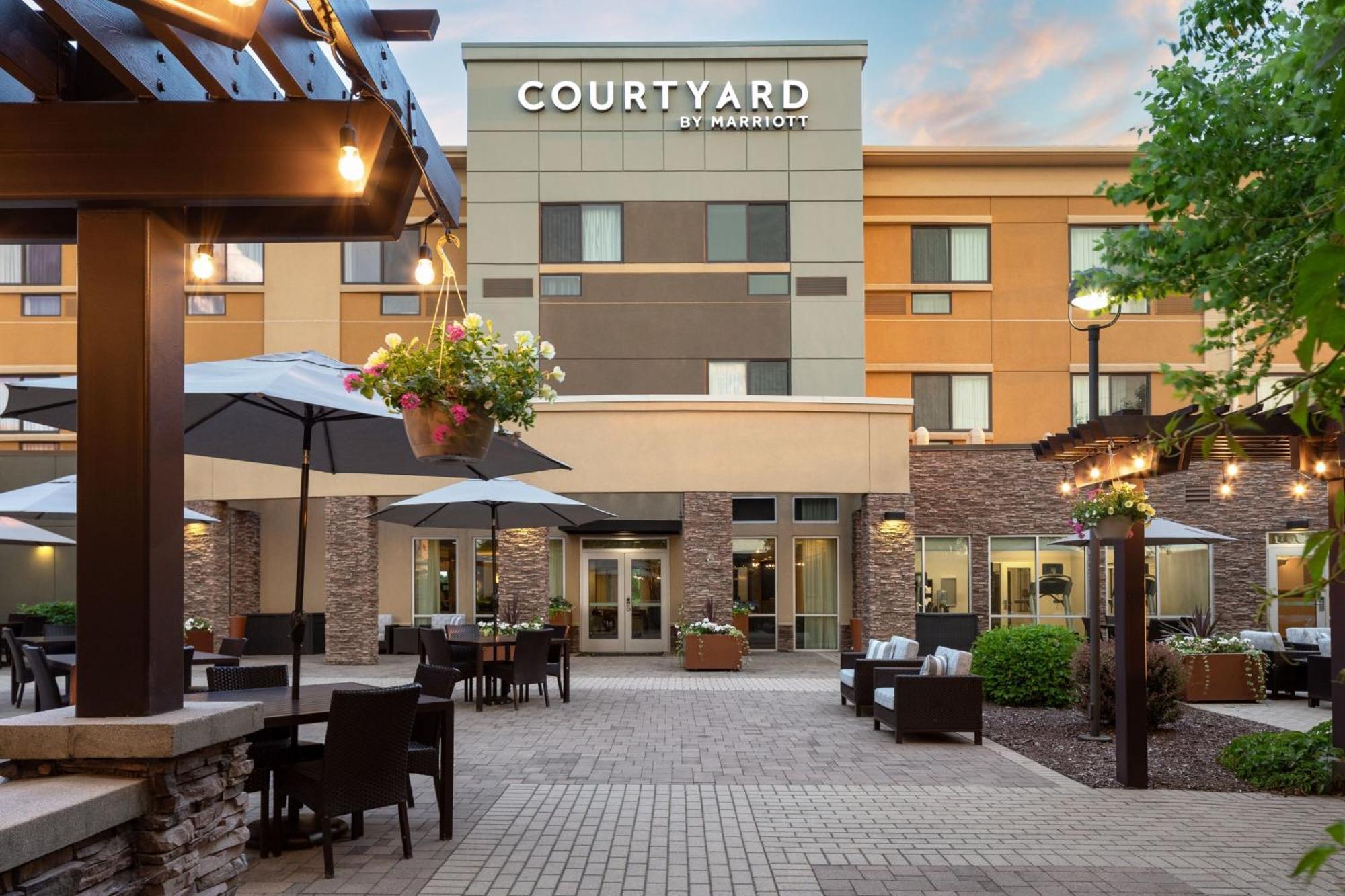 Courtyard Mankato Hotel & Event Center Ngoại thất bức ảnh